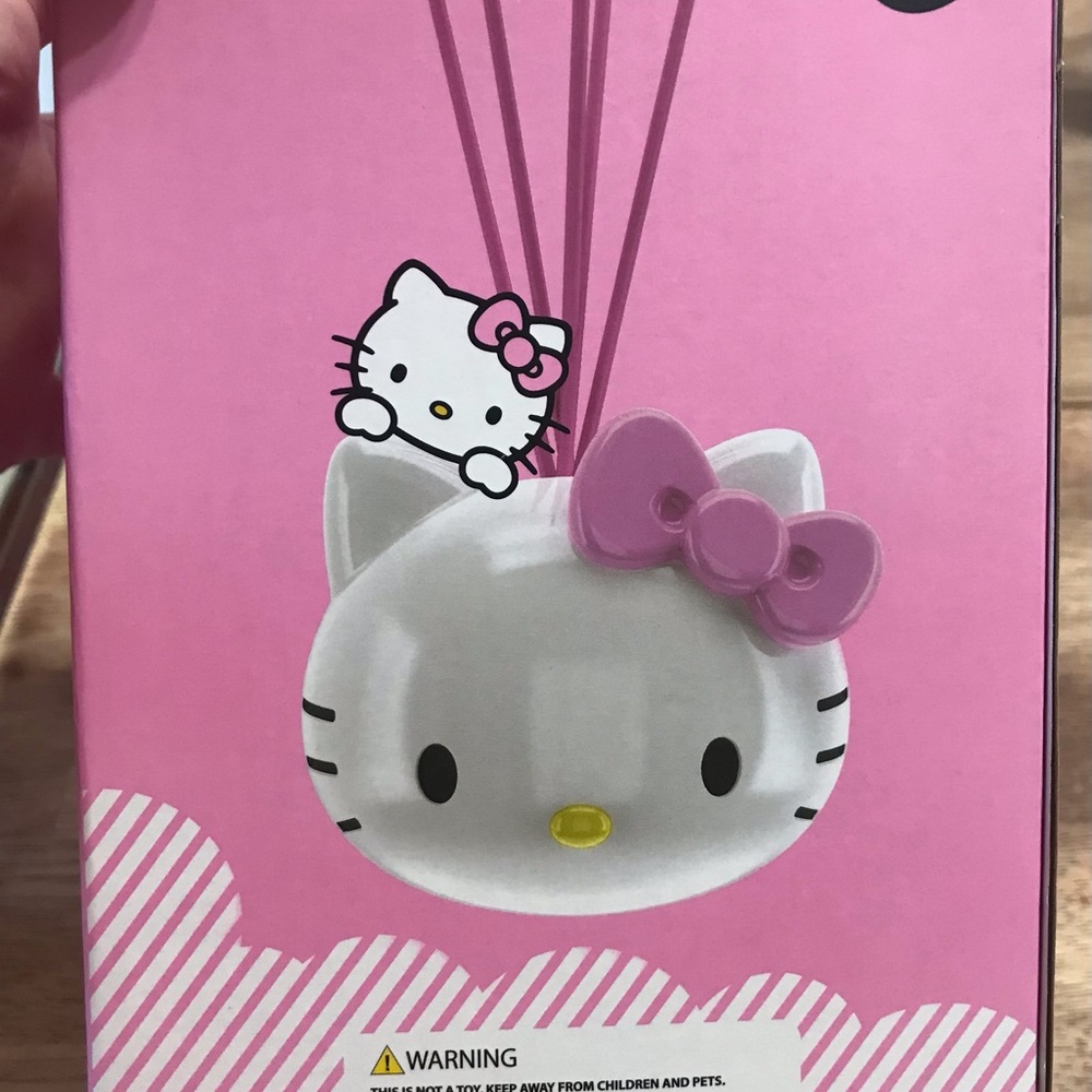Hello Kitty Ceramic Reed Diffuser - Picture 2 of 5